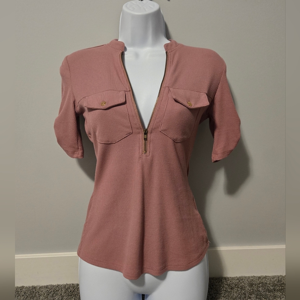 G By Guess Mauve Short Sleeve Half Zip Top With Gold-tone Hardware. Size XS.